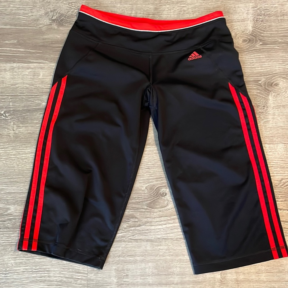 Womens Adidas Capri black size medium